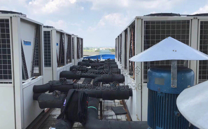 鳳崗某小區中央空調機組