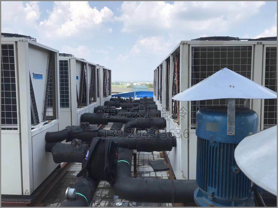 鳳崗某小區中央空調機組
